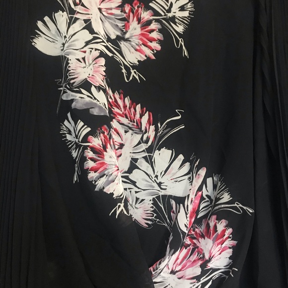 Vince Camuto Black Accordion Bell Sleeve Blouse - Picture 2 of 5